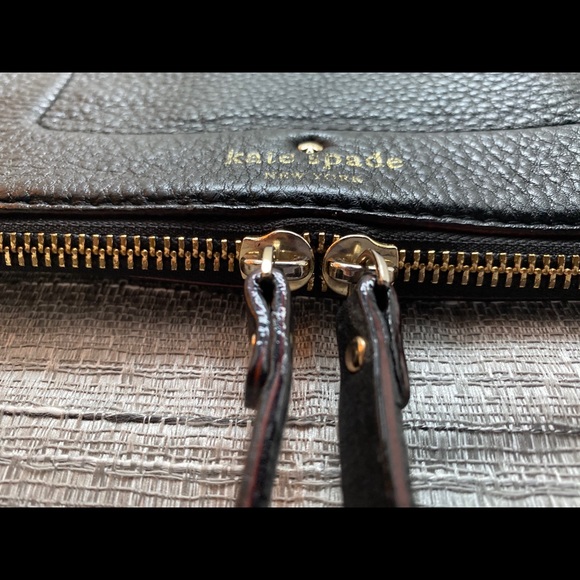 Kate Spade 💯 Authentic vintage small crossbody. - Picture 8 of 10